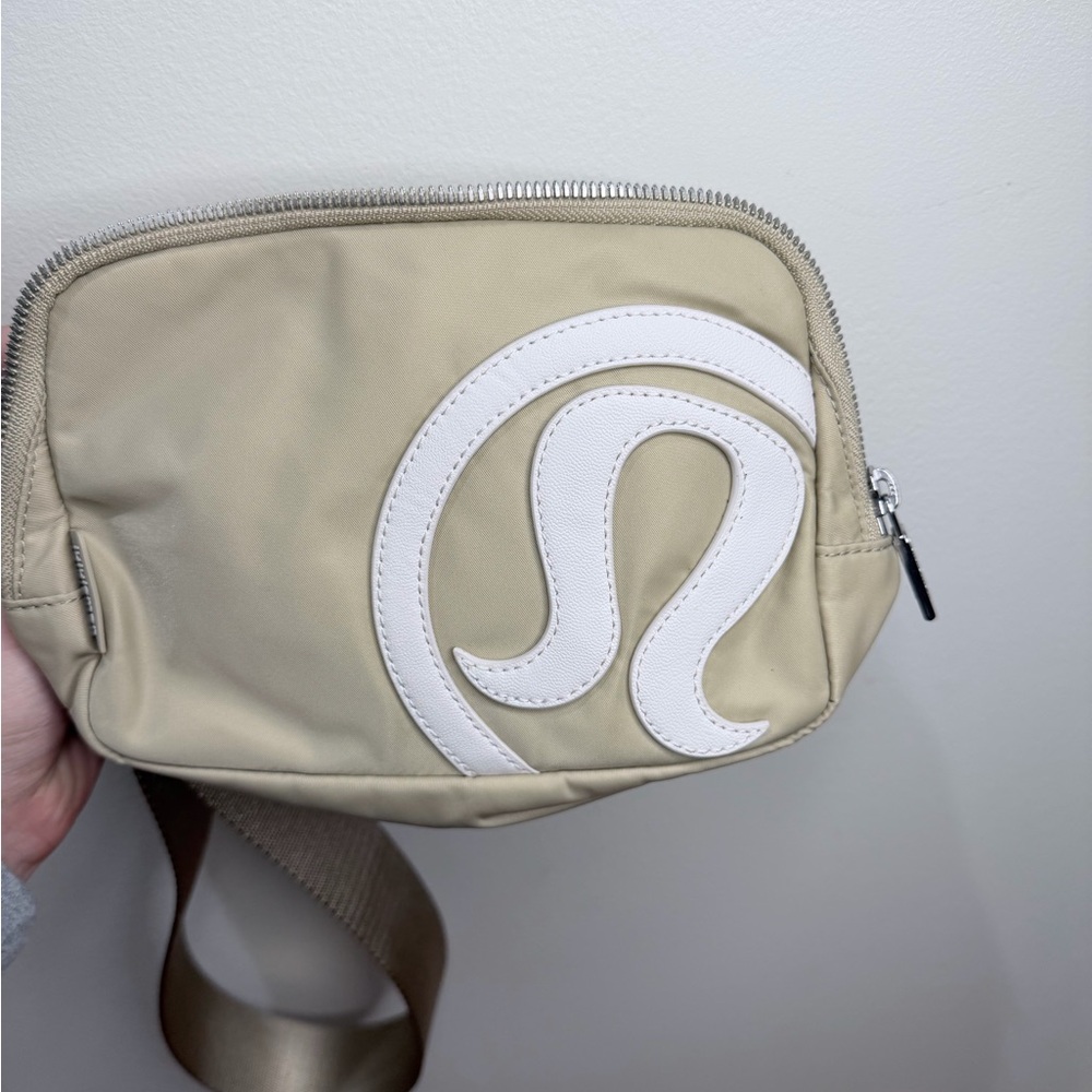 lululemon athletica Beige and White Belt Bag